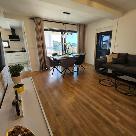 A'ora * Zaton (Dubrovnik-Neretva)